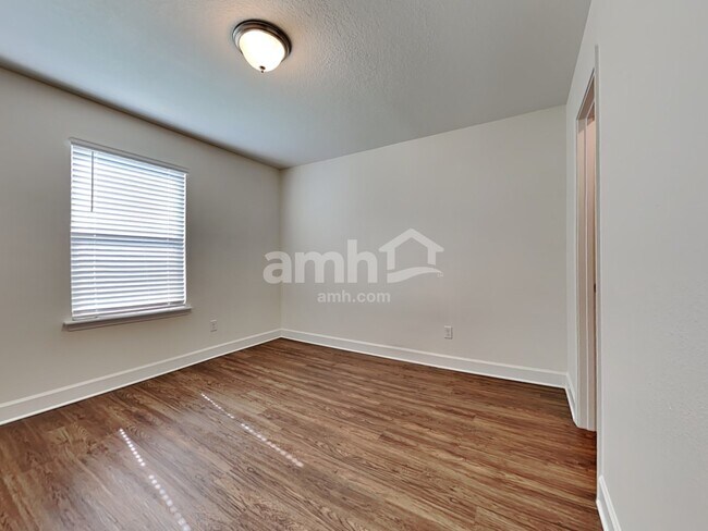 Building Photo - 8547 Highfield Ave