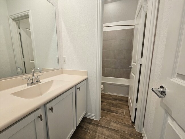 Building Photo - 14620 Little Water Dr