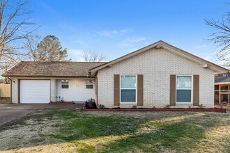 Building Photo - 5691 Briarwood Dr