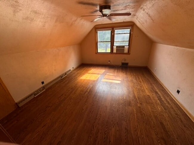 Building Photo - AVAILABLE SEPTEMBER 1: Updated 4-bedroom single family home on a quiet block- with 2 kitchens, 2 ...