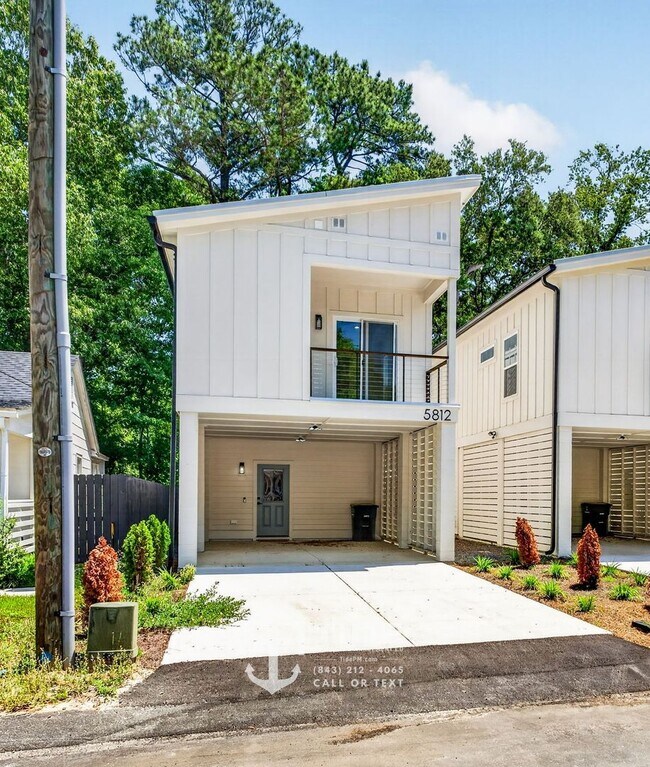 Building Photo - Move-In Ready Home Near Park Circle