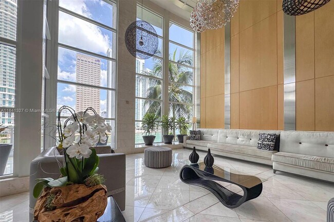 Building Photo - 901 Brickell Key Blvd