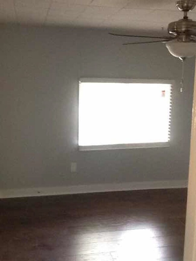 Building Photo - Great 1 Bedroom Apartment in Midtown!
