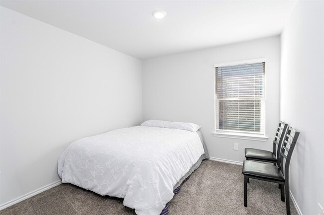 Building Photo - 417 Destin Dr