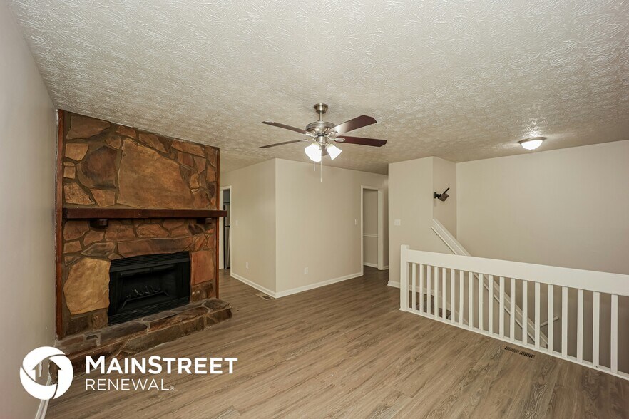 Building Photo - 140 Hunt Ridge Dr