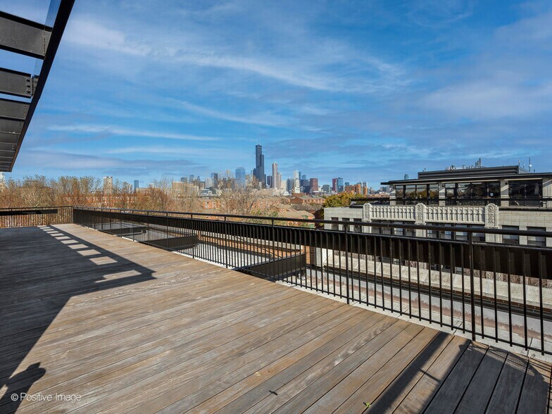 Building Photo - 1151 W 14th Pl
