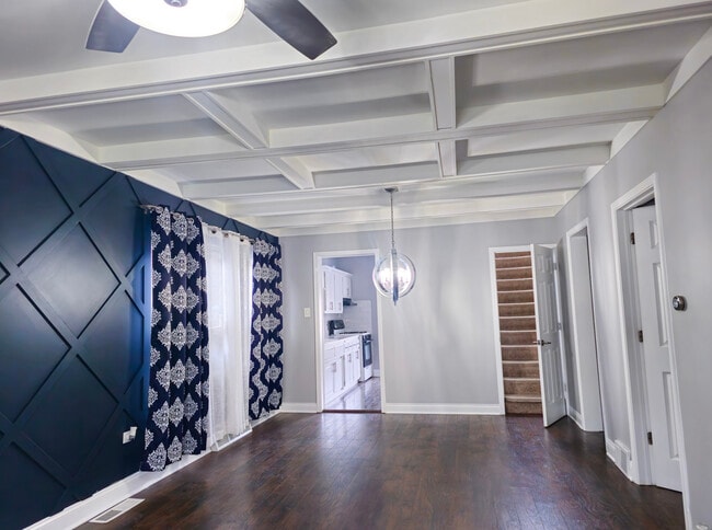 Building Photo - 3725 W 60th St