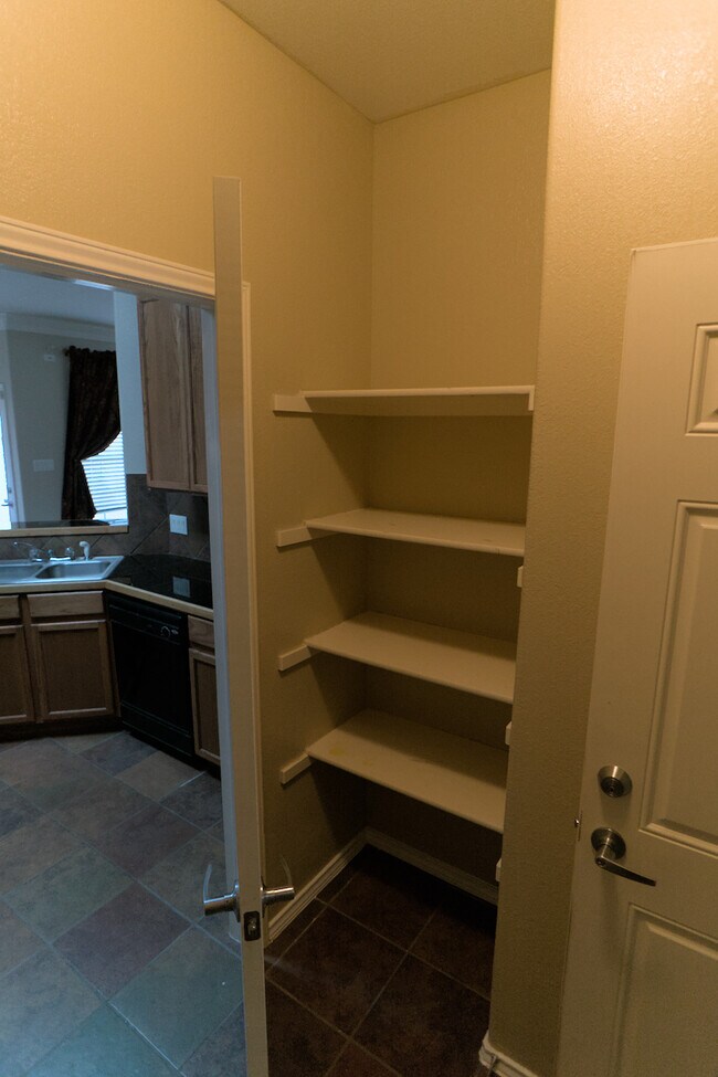 Laundry Pantry - 2632 Century Park Blvd #46