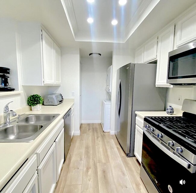 Building Photo - 1261 Franciscan Ct