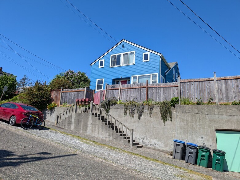 Building Photo - 1208 10th St