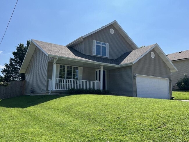 Primary Photo - 1504 W Highpoint Cir