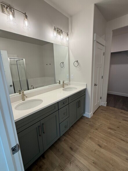 Building Photo - 4805 S Heartwood Rd