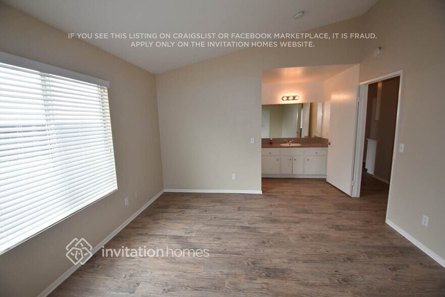 Building Photo - 1721 G Ct