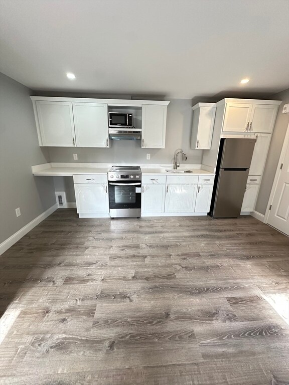 Primary Photo - 6 Monroe St