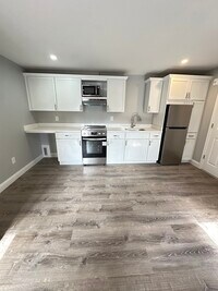 Building Photo - 6 Monroe St