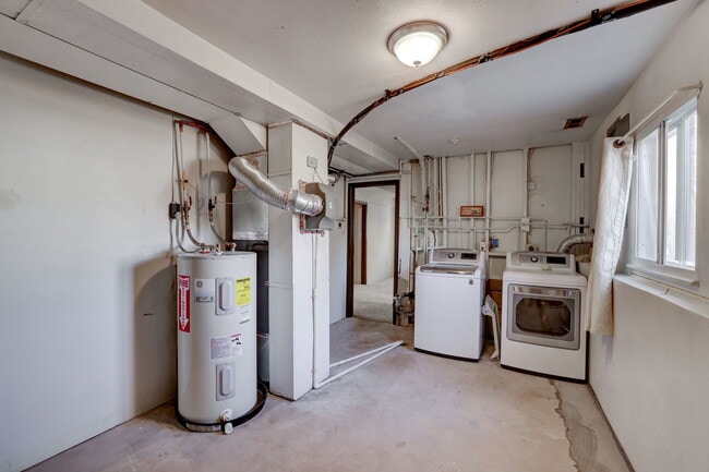 Building Photo - $400 Off Monthly | 4 Bed 2.5 Bath Home w/ Walkout Basement