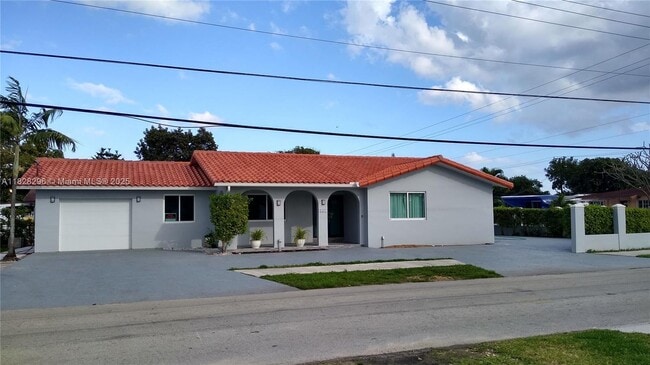 Building Photo - 3531 SW 94th Ave