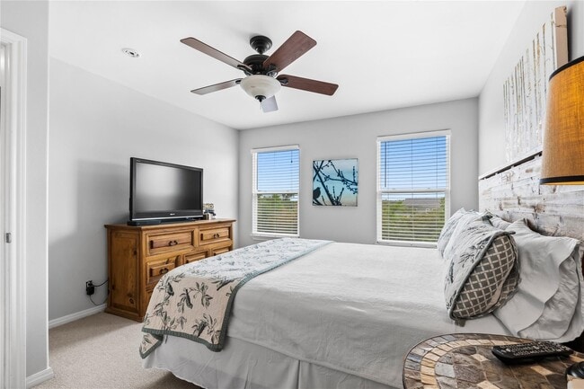 Building Photo - 5500 Sunset Ridge