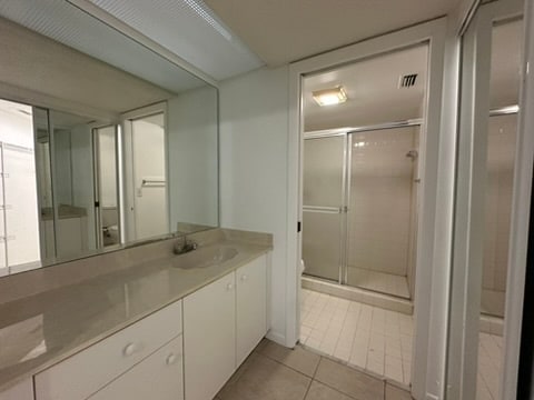 Building Photo - 2636 SE 20th Ct