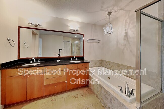Building Photo - 100 S Eola Dr