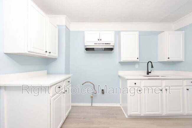 Building Photo - 519 Parkchester Dr