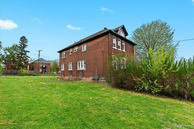Building Photo - 4204 Clements St