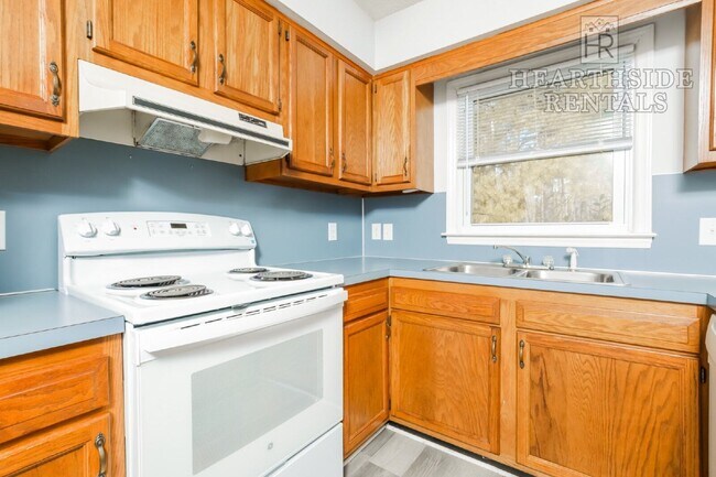 Building Photo - 143 W Victoria Ct