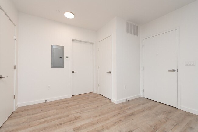 Building Photo - 10 Sewall St