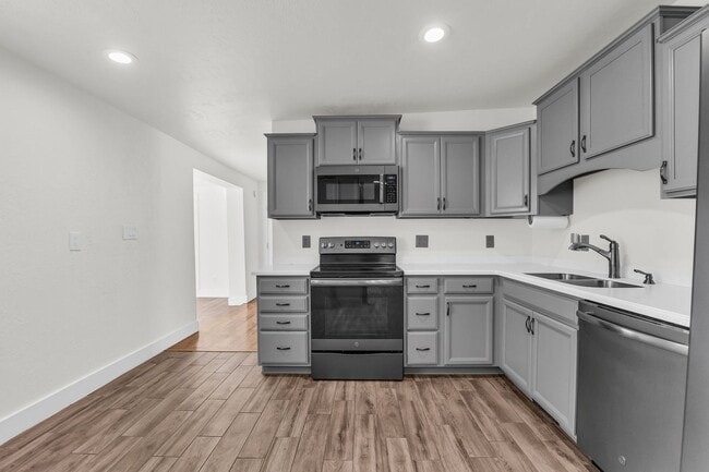 Building Photo - Beautiful 3 Bedroom Rambler Near Hill AFB with RV Parking