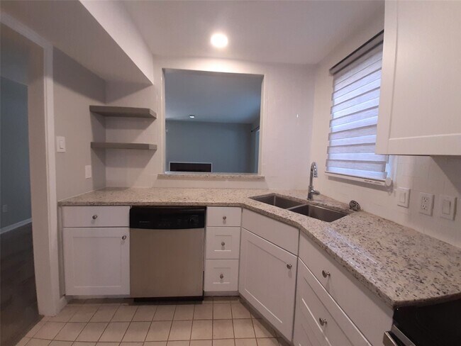 Building Photo - 767 Bering Dr