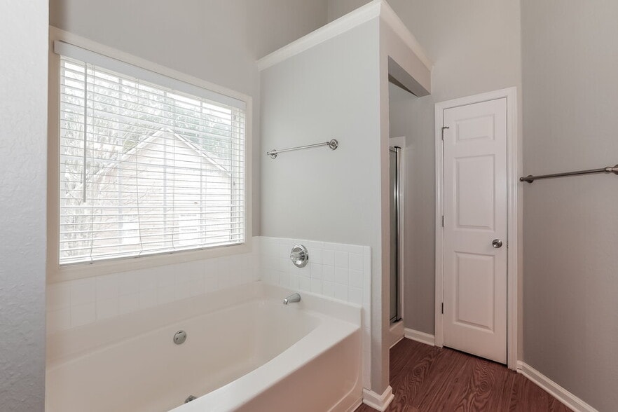 Building Photo - 409 Mazley Dr