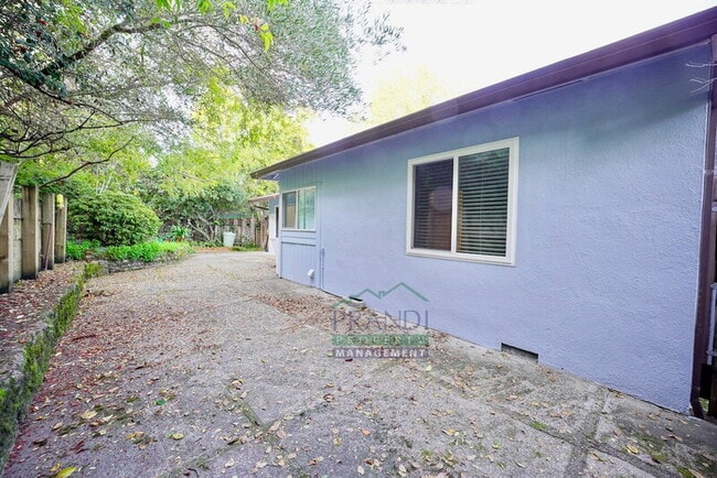 Building Photo - 2309 Fifth Ave