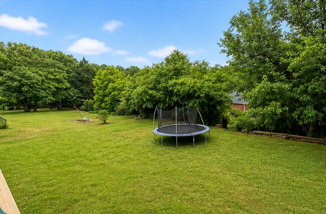 Building Photo - 246 Lynhaven Dr