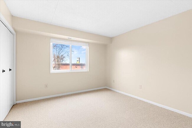 Building Photo - 1745 Edgewood Hill Cir