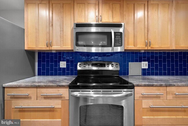 Building Photo - 1434 Potomac Ave SE