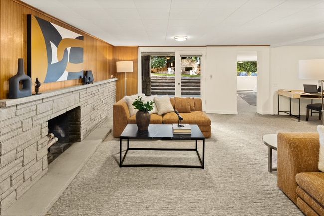 Building Photo - Belvedere Terrace Home