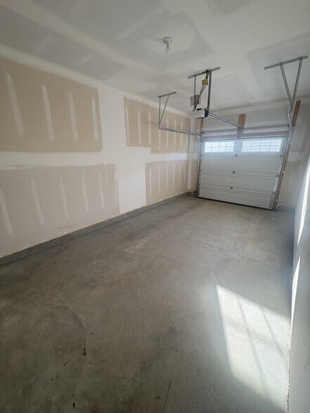 Building Photo - 106 Brighton Ln