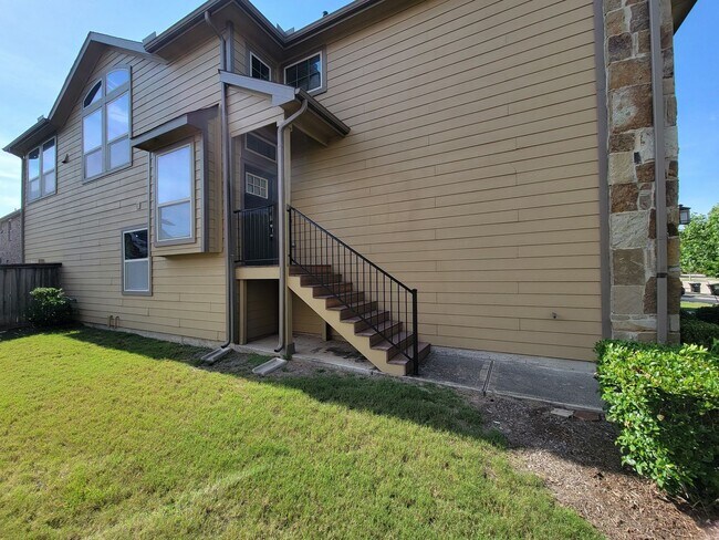 Building Photo - NEW 3 BEDROOM 2.5 BATH 2 CAR GARAGE HOME I...