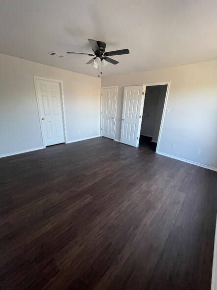 Building Photo - 406 Rustic Stable