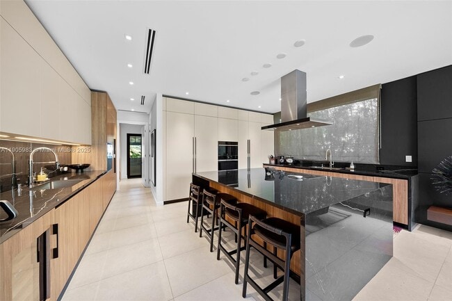 Building Photo - 4585 Nautilus Dr