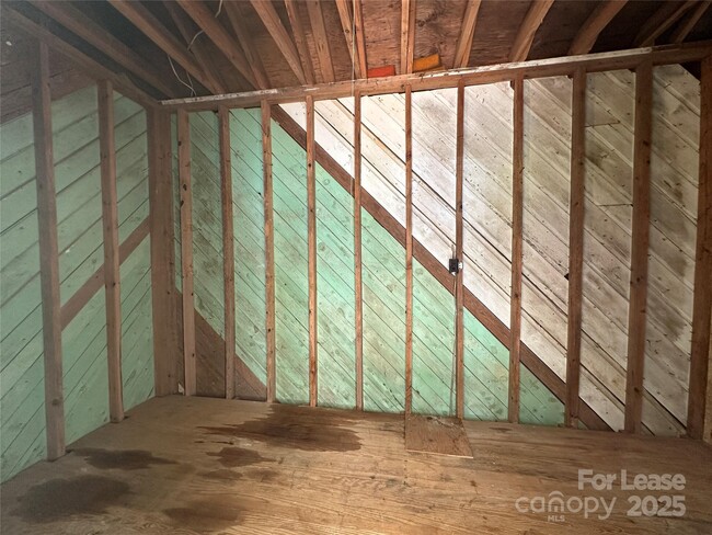 Building Photo - 4537 Burton Ln