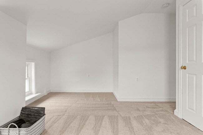 Building Photo - Spacious Detached 4BR/2.5BA Home in Mount ...