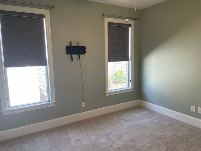 Building Photo - 1386 Arot Ct SW