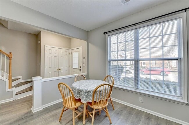 Building Photo - 4061 Howell Park Rd