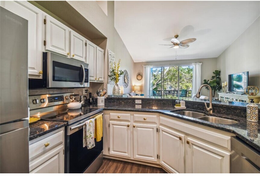 Building Photo - 628 Arbor Lake Ln