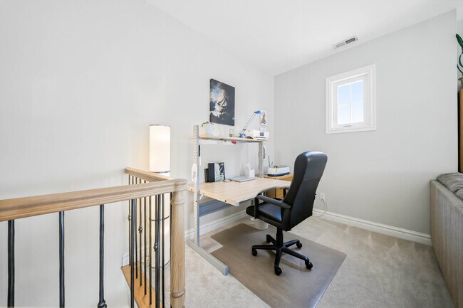 Building Photo - 3418 Raintree Cir