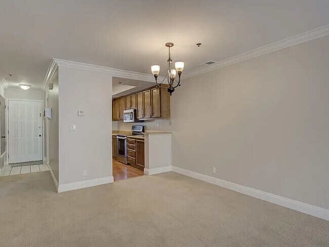 Building Photo - Outstanding 2BD/2BA Condo Near Pleasant Hill BART – Walnut Creek