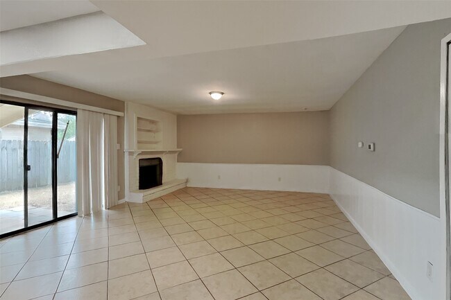 Building Photo - 5119 Cairnleigh Dr