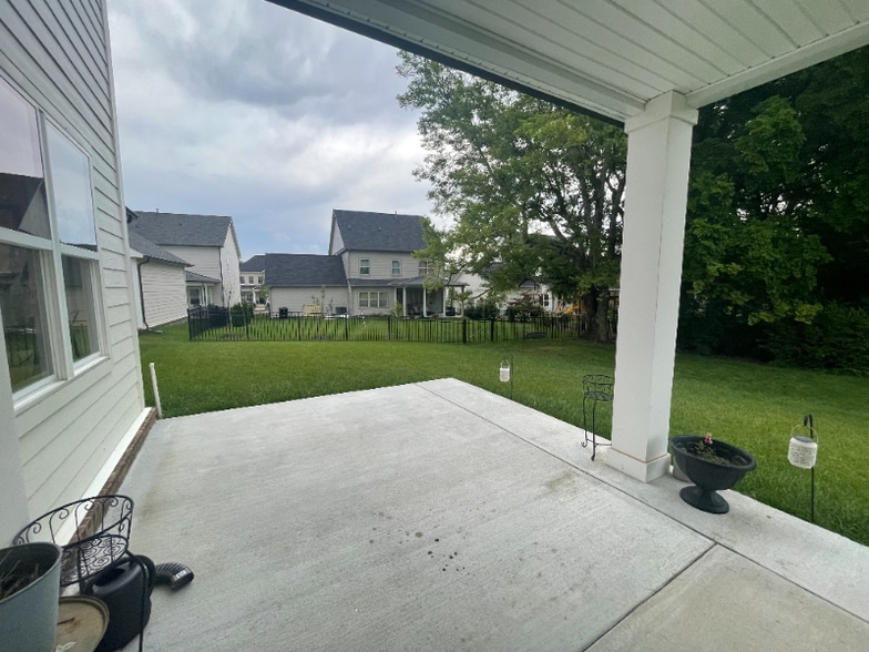 Building Photo - 1066 Dovecrest Way