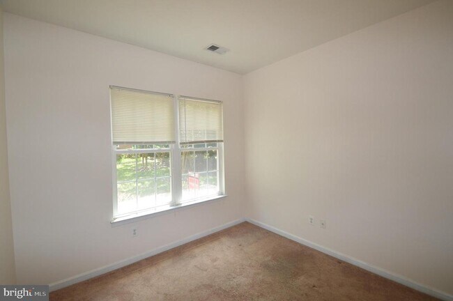 Building Photo - 42761 Hollingsworth Terrace